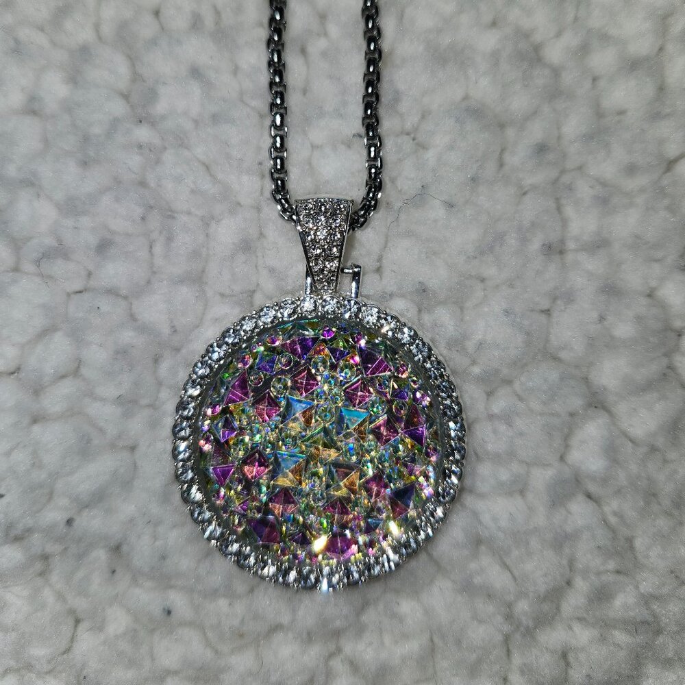 Womens costume jewelry necklace